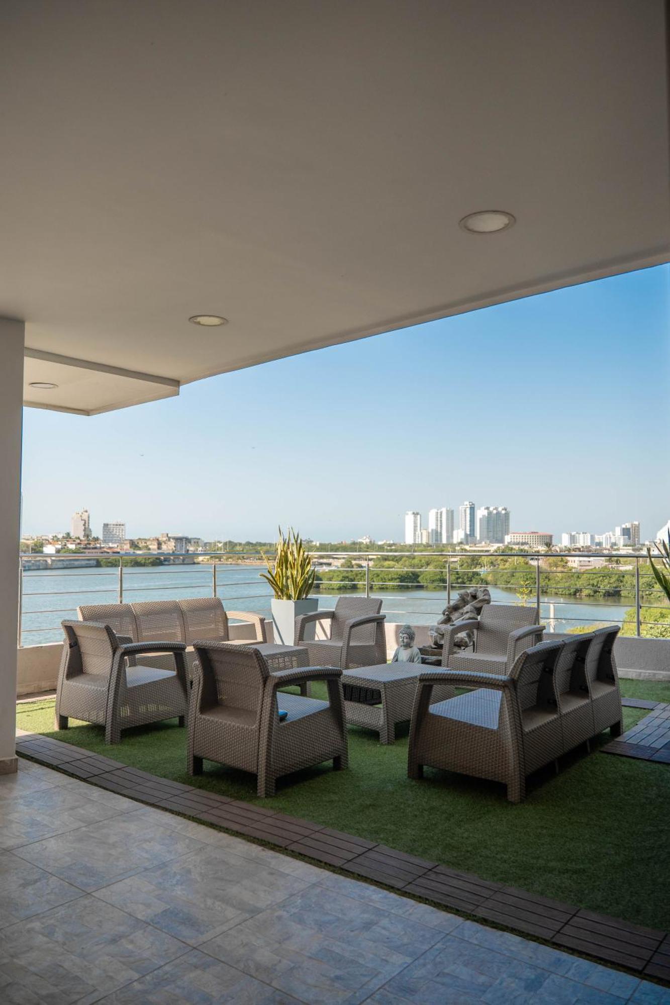 Bahia 79 Apartasuites Cerca al Centro Cartagena Bagian luar foto