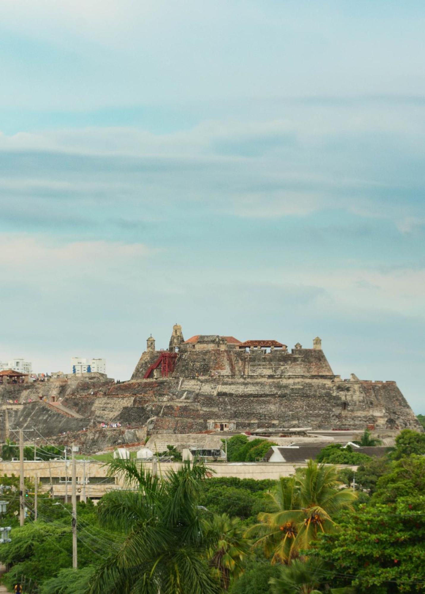 Bahia 79 Apartasuites Cerca al Centro Cartagena Bagian luar foto