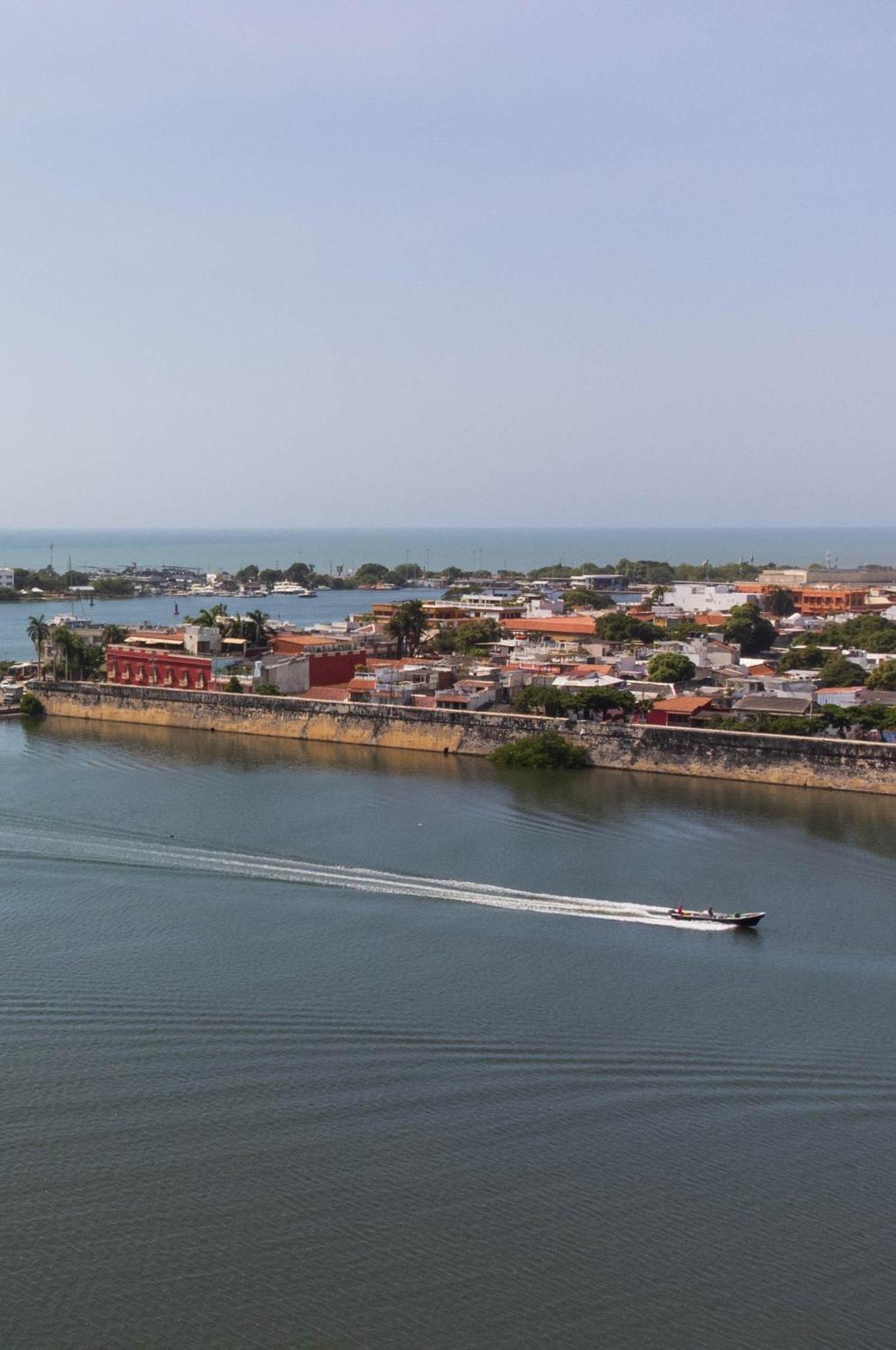 Bahia 79 Apartasuites Cerca al Centro Cartagena Bagian luar foto